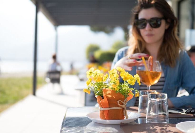 Отель Lake Como Beach Hostel