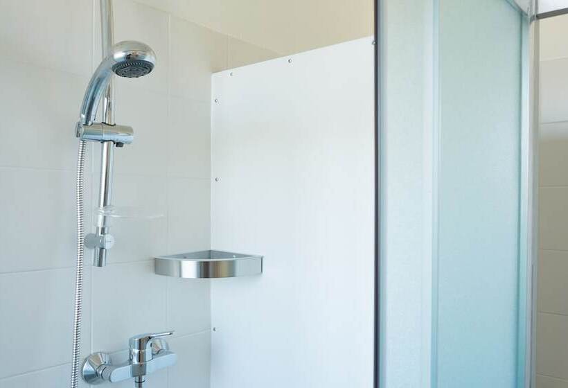 Отель Lake Como Beach Hostel