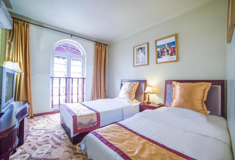 Отель Leshan Oughton Holiday Inn