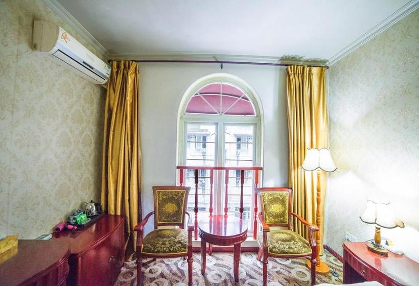 Отель Leshan Oughton Holiday Inn