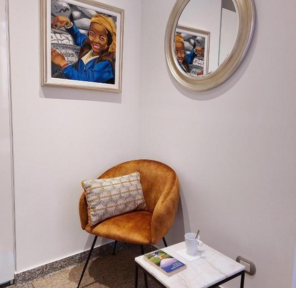 Отель Monza City Rooms & Studios