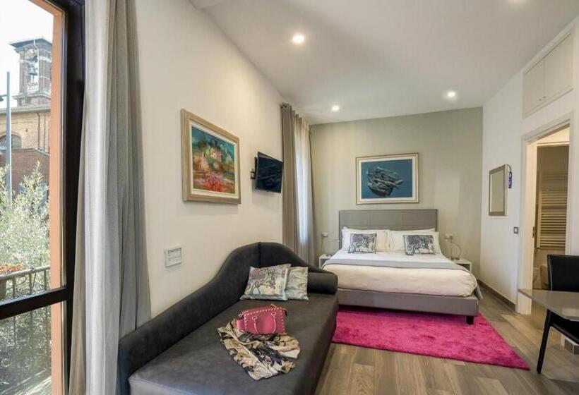 Отель Monza City Rooms & Studios