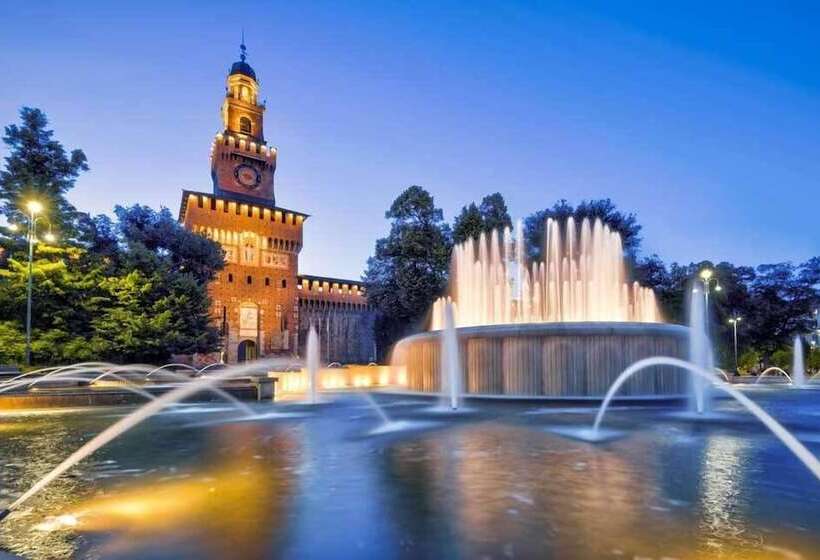 Отель Monza City Rooms & Studios