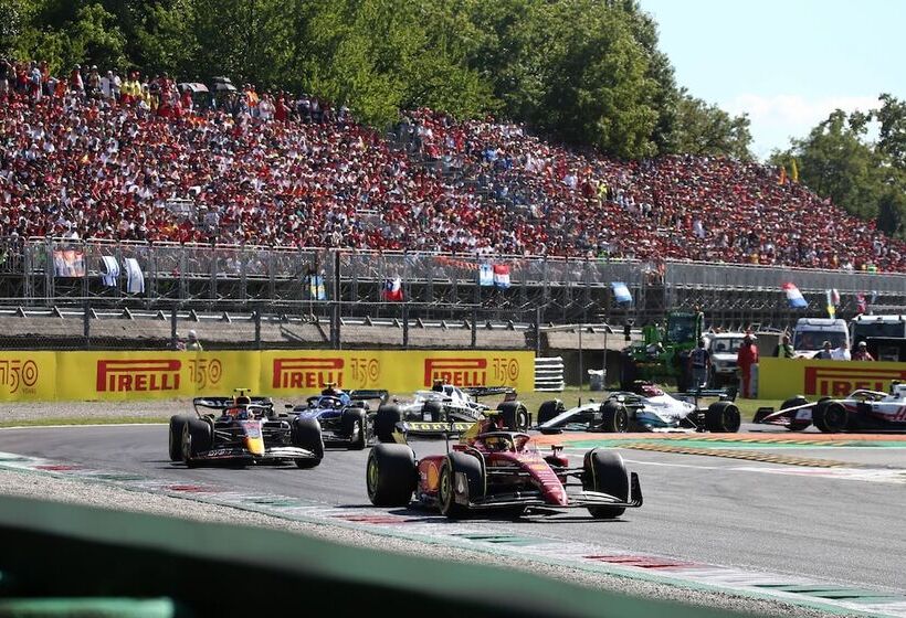 Отель Monza City Rooms & Studios