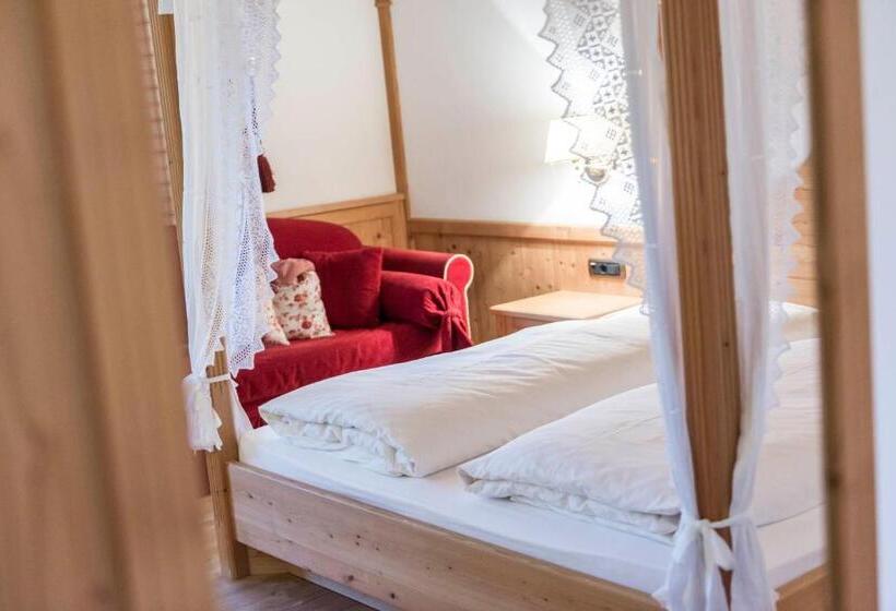 בית מלון כפרי Onach