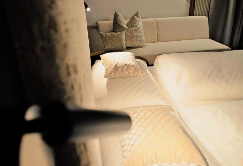 בית מלון כפרי Onach