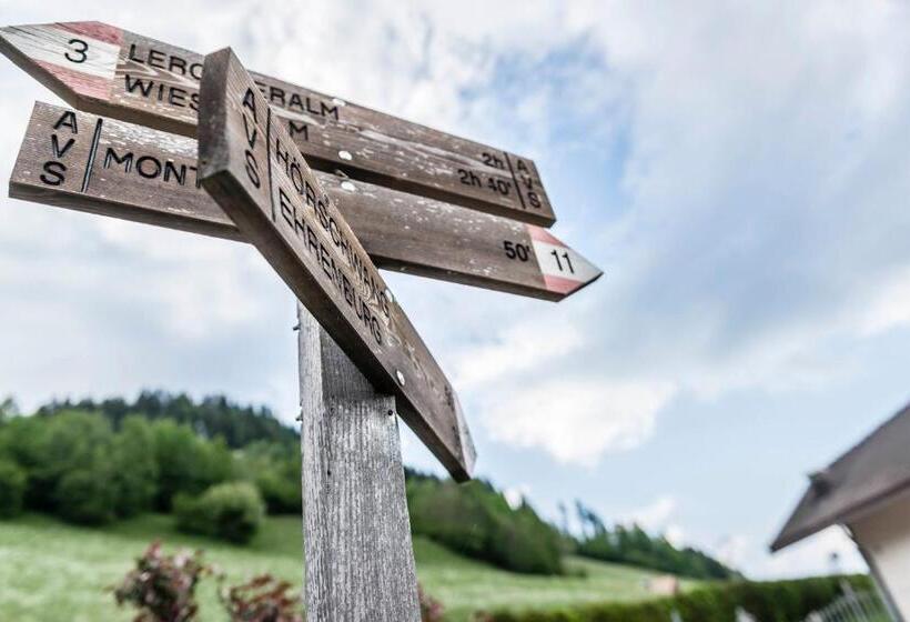 בית מלון כפרי Onach