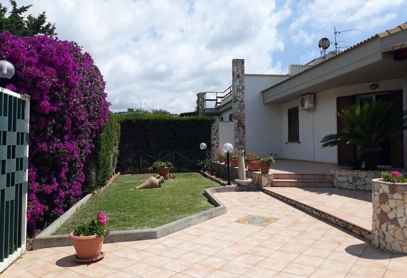 בית מלון כפרי Perla Del Mare Affittacamere