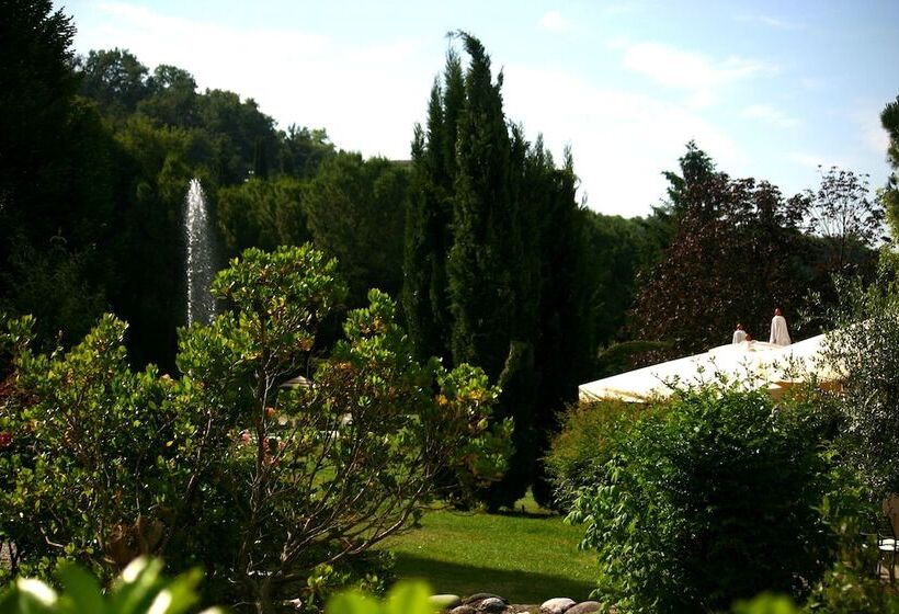 Отель Resort La Mola