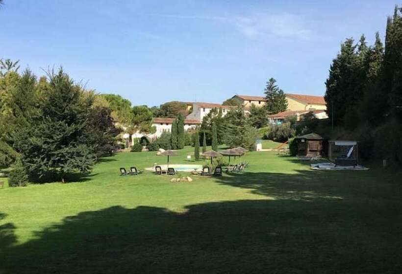 Отель Resort La Mola