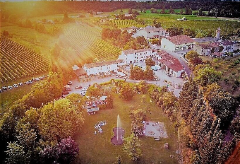 Отель Resort La Mola