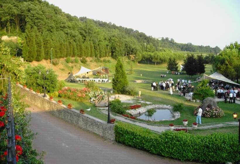 Отель Resort La Mola