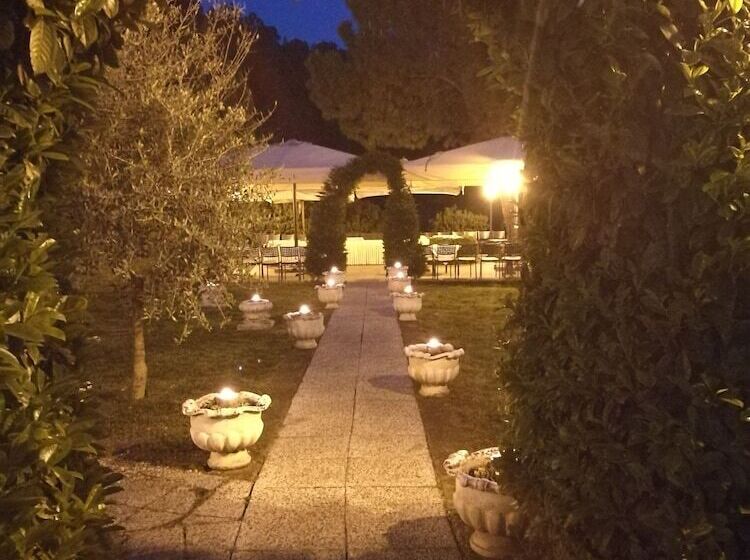 Отель Resort La Mola