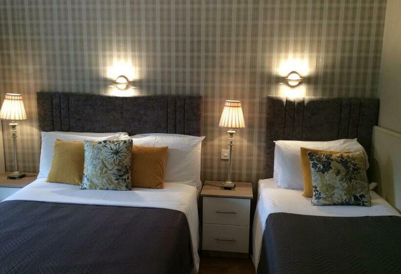 هتل The Gardens B&b