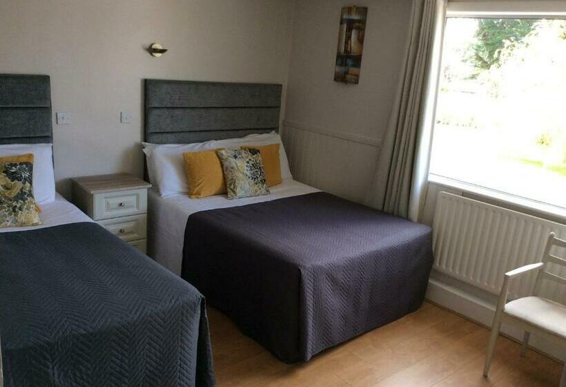 هتل The Gardens B&b