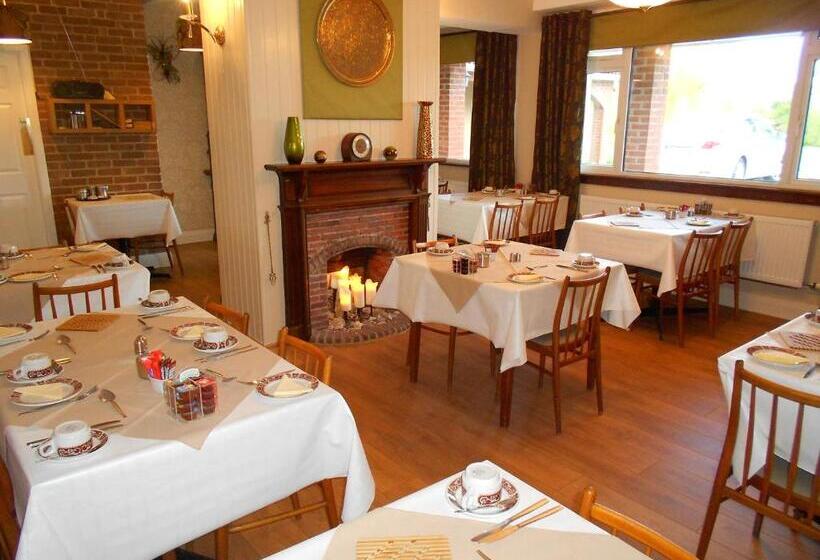 هتل The Gardens B&b