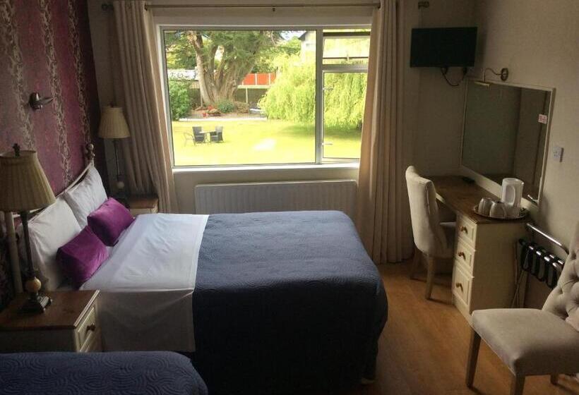 هتل The Gardens B&b