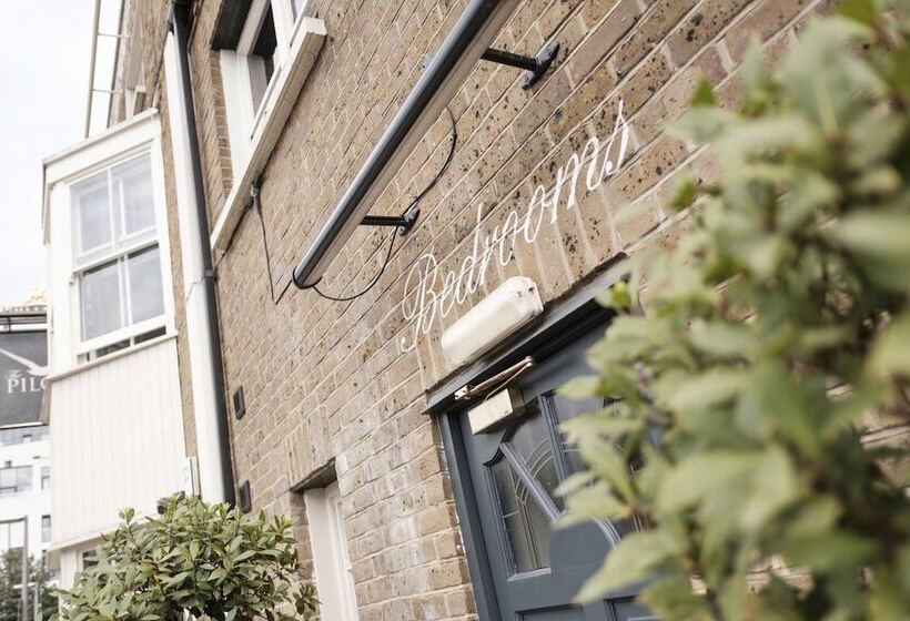 فندق The Pilot Inn