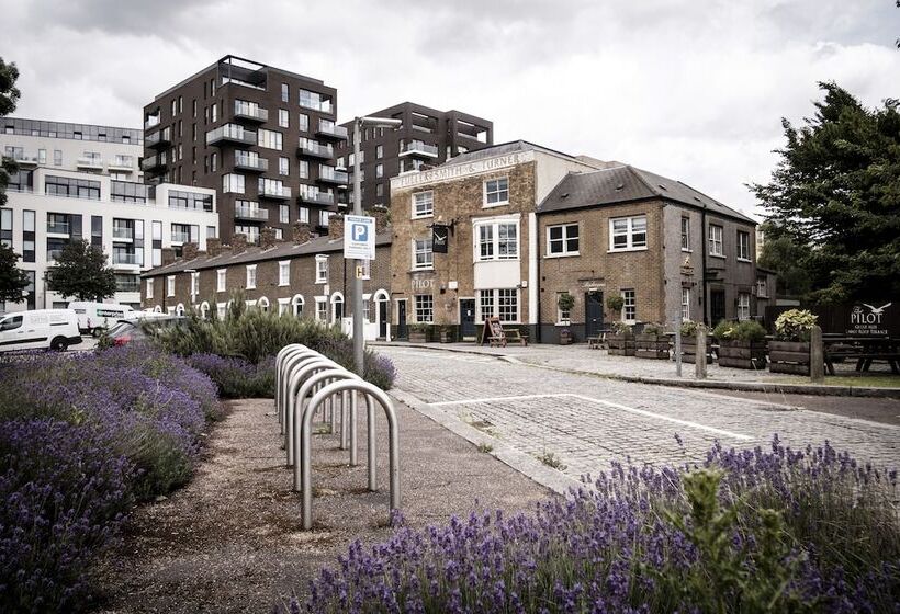 فندق The Pilot Inn