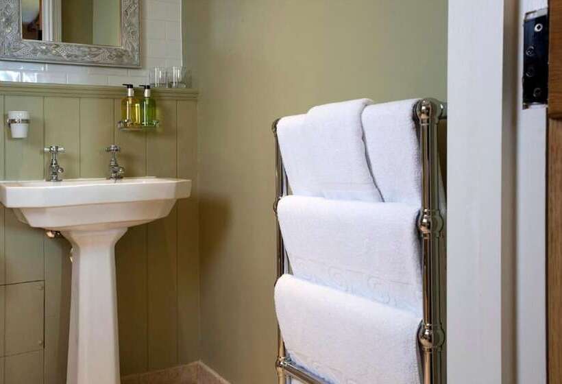 فندق The Three Crowns