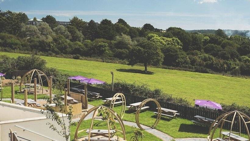 فندق The Three Crowns