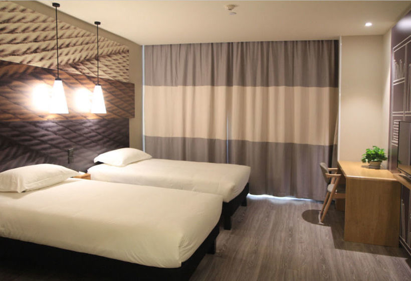 Отель Eastravel · Gaoxin Business