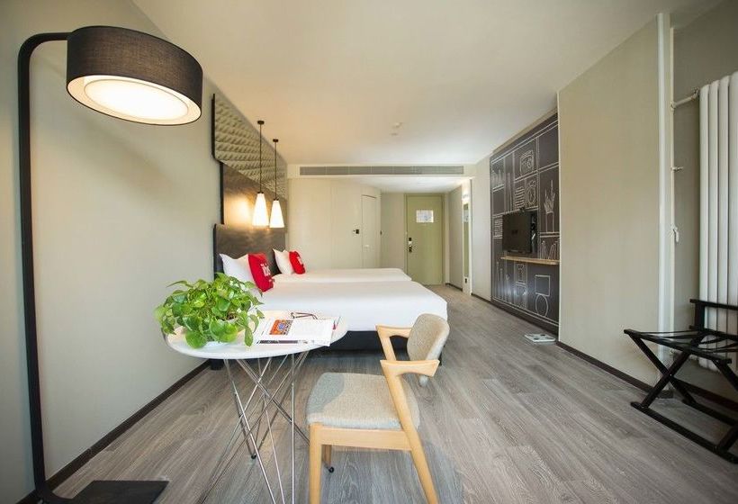 Отель Eastravel · Gaoxin Business