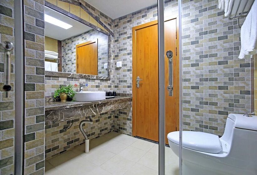 Отель Guilin Gunanmen