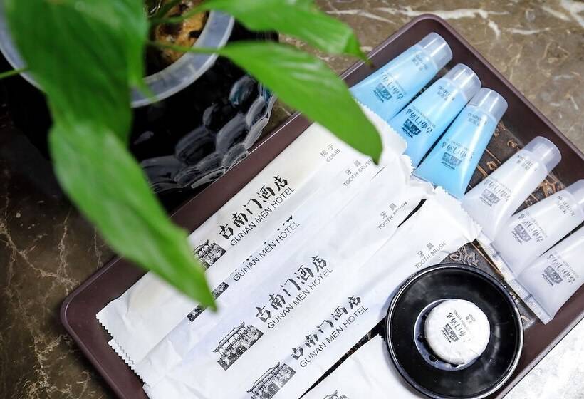 Отель Guilin Gunanmen
