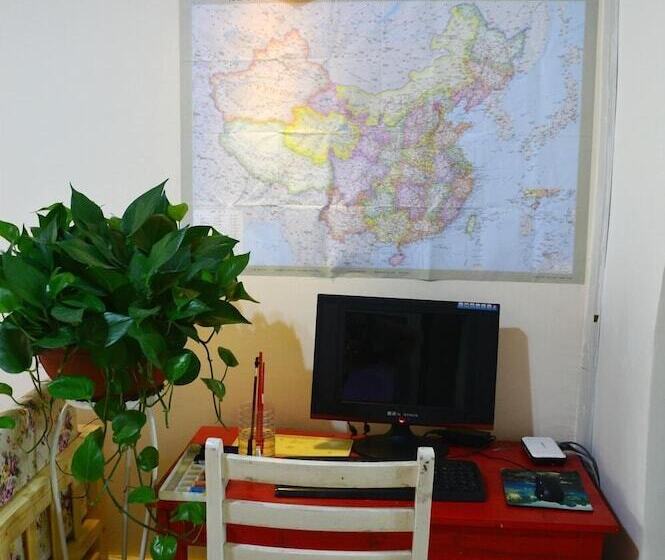 בית מלון כפרי Buddy S Hostel