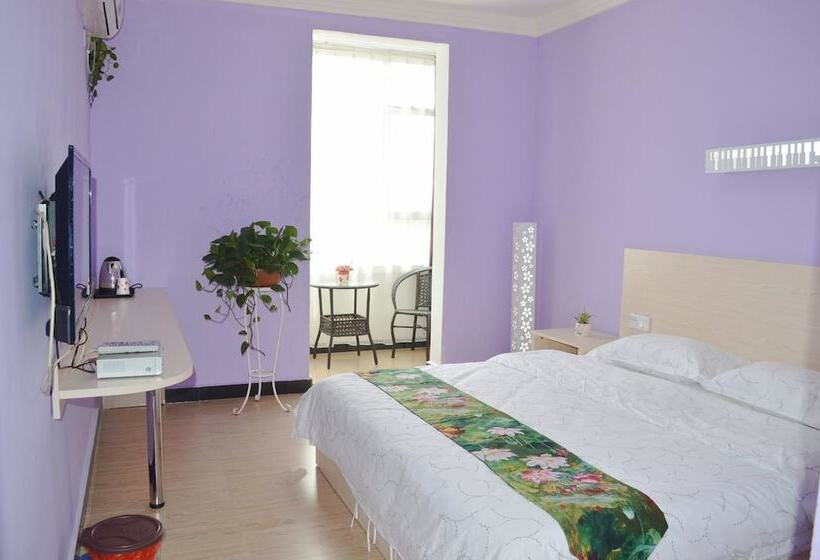 בית מלון כפרי Buddy S Hostel