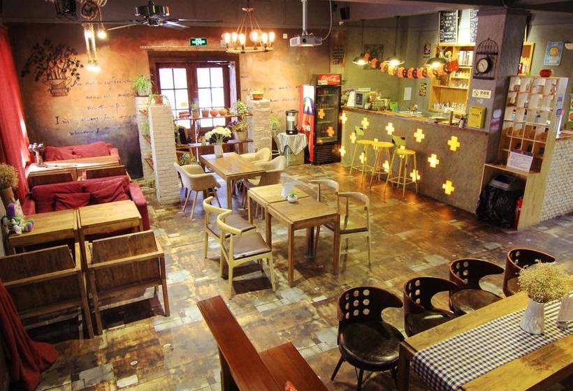 בית מלון כפרי Buzz Lightyear Youth Hostel