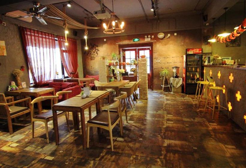 בית מלון כפרי Buzz Lightyear Youth Hostel