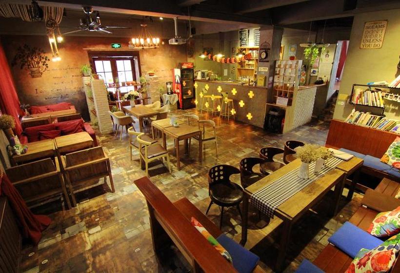 בית מלון כפרי Buzz Lightyear Youth Hostel