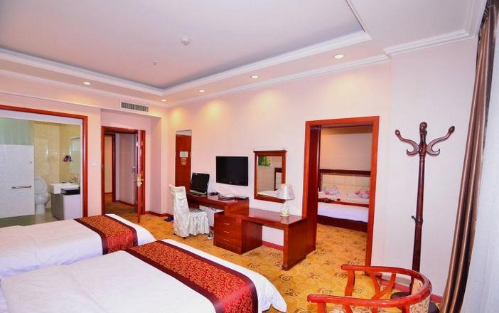 فندق Longhua Business