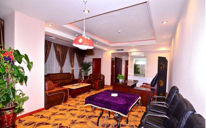 فندق Longhua Business