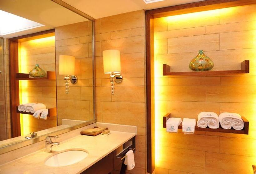 هتل Tangpo Hot Spring Resorts