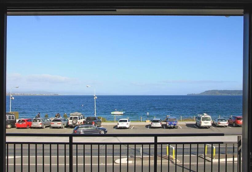 Acacia Lake View Motel