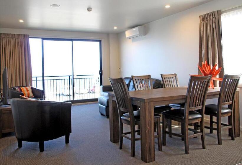 Acacia Lake View Motel