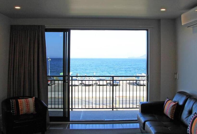 Acacia Lake View Motel