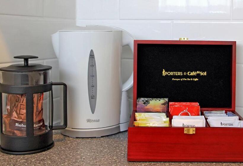 Acacia Lake View Motel