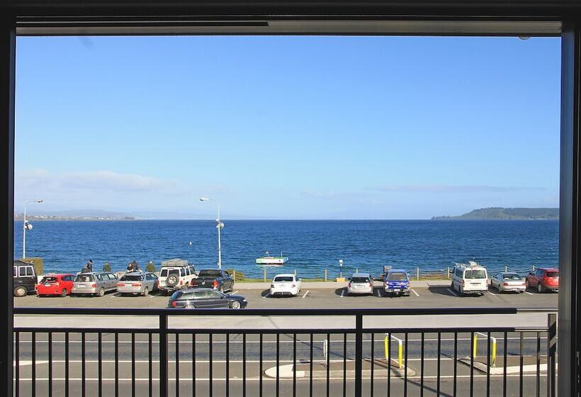 Acacia Lake View Motel