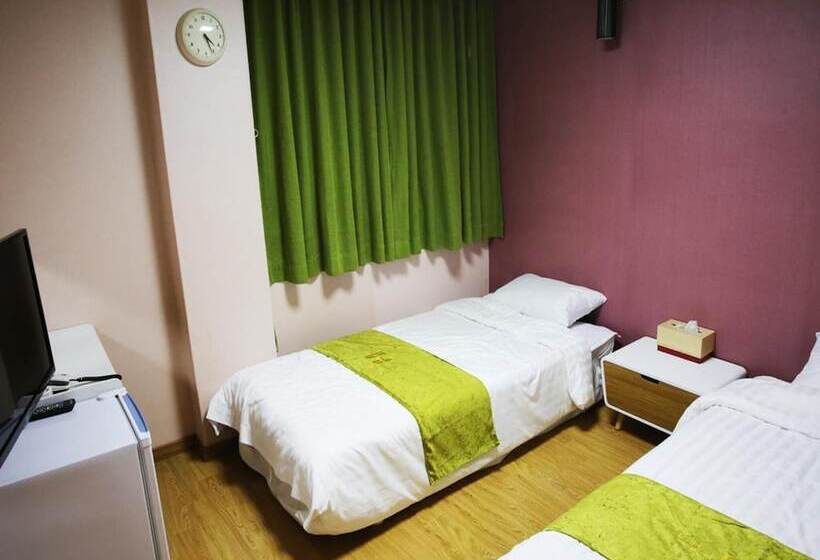 旅馆 Jeju R Hotel & Guesthouse