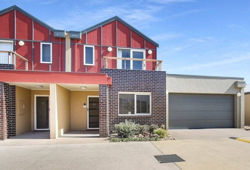 Apartments On Church  Unit 7