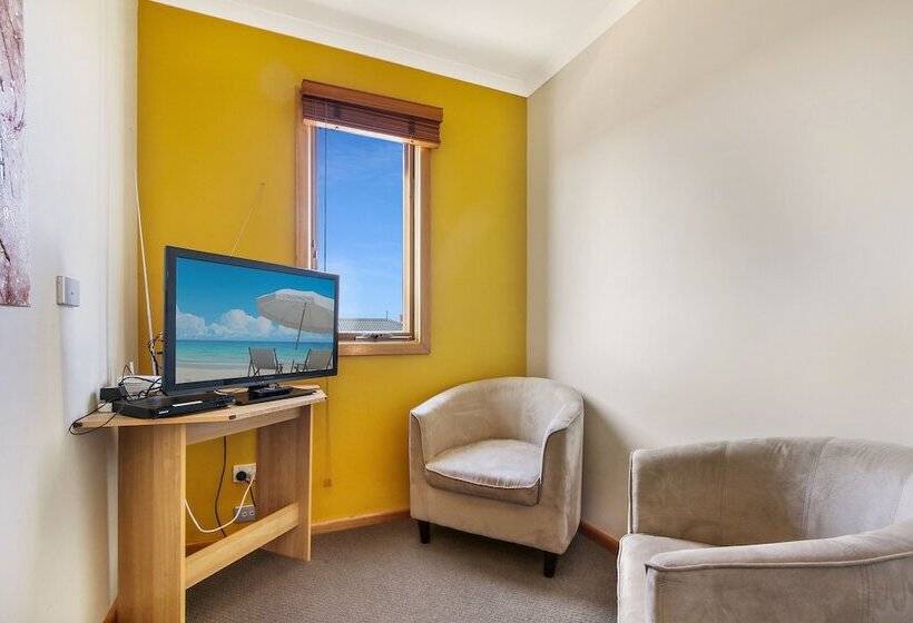 Apartments On Church  Unit 7