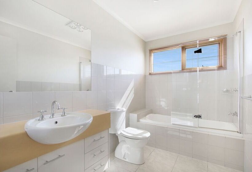 Apartments On Church  Unit 7