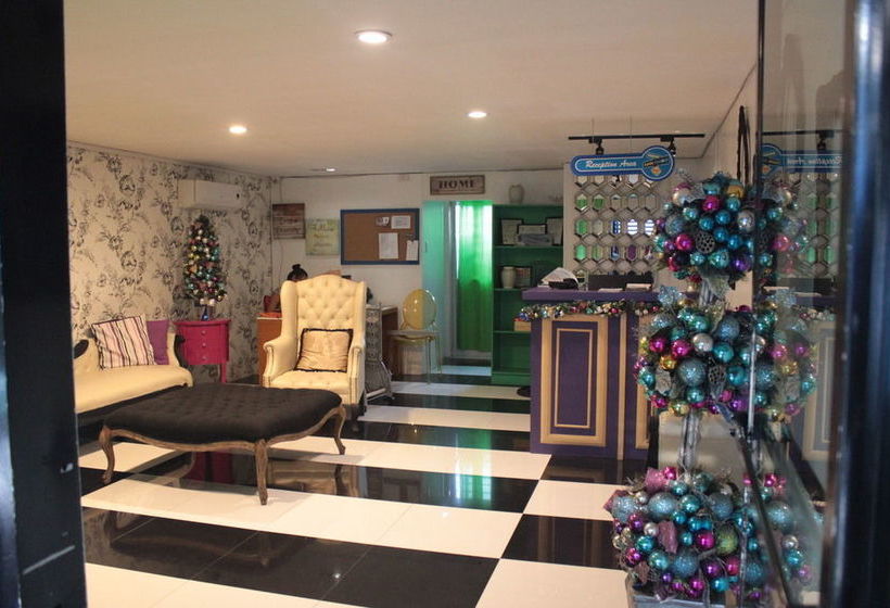 Bgc Hostel And Dorm  Qc