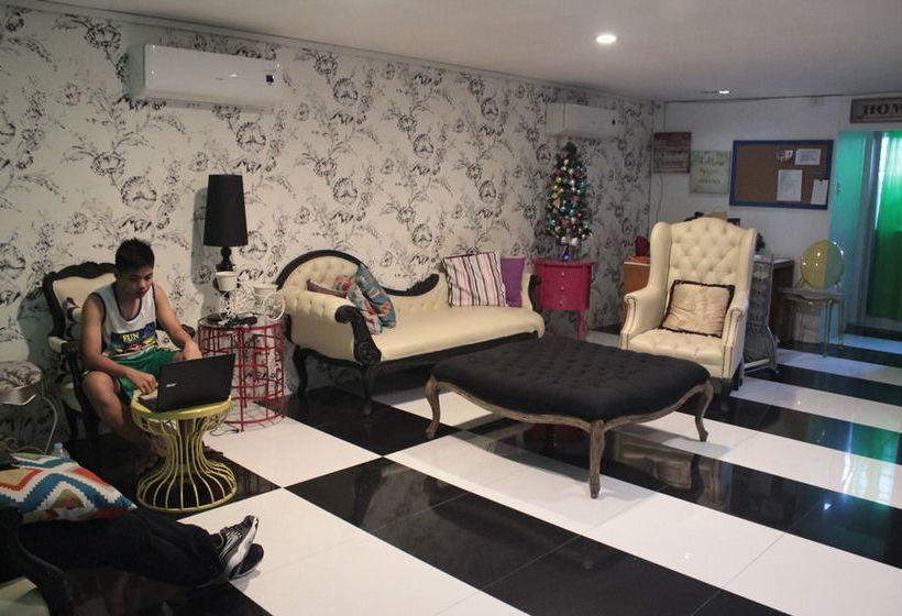 Bgc Hostel And Dorm  Qc