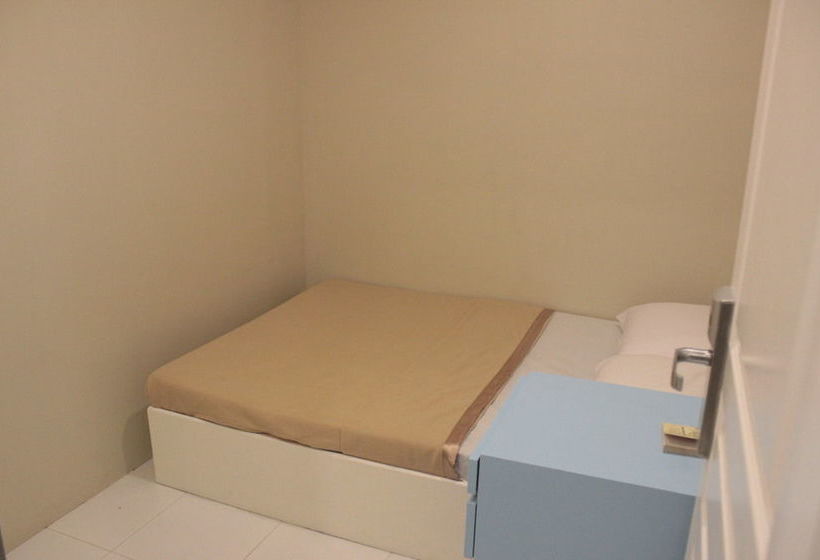 Bgc Hostel And Dorm  Qc