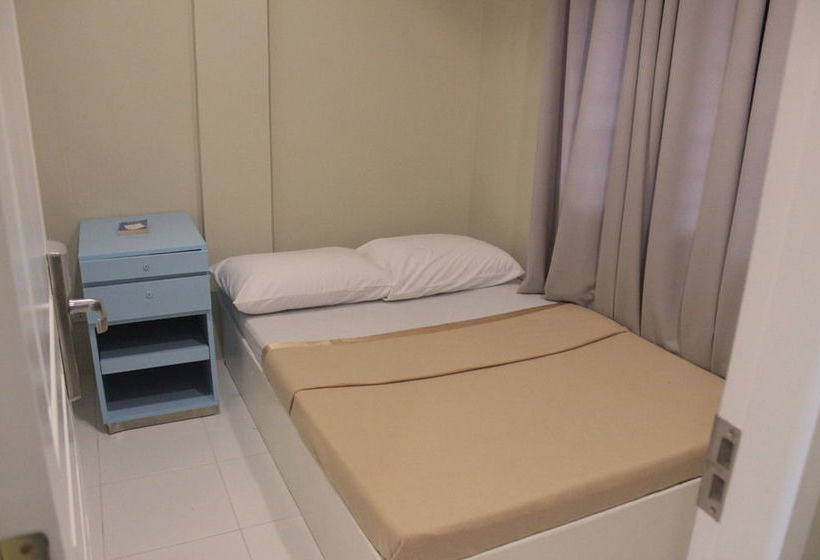 Bgc Hostel And Dorm  Qc